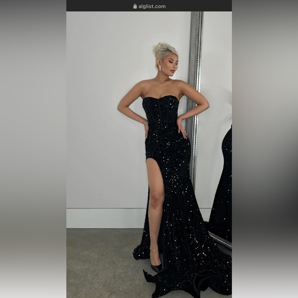 Alglist Black Zeina Gown